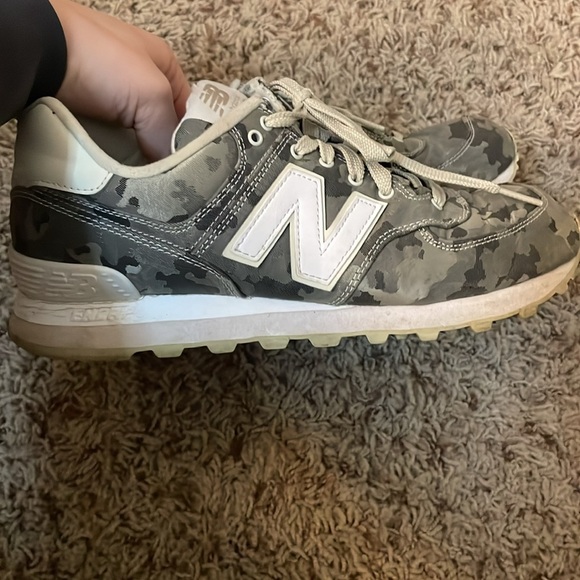 New Balance 574 Camo Sneakers size 8.5 - Picture 2 of 6